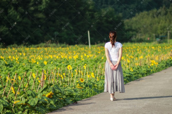躺在沙发看电影，武汉这家茶馆太舒服了！